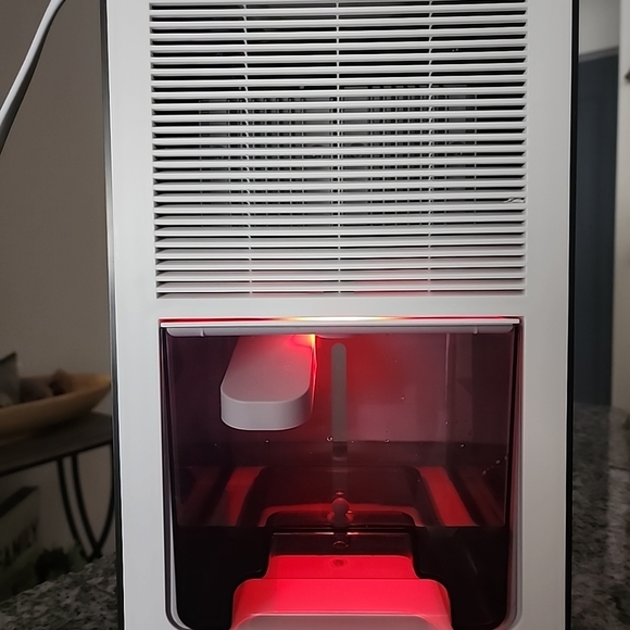 Small Portarble Dehumidifier Model CT2 95 oz. White. With Auto Shutoff. - Picture 13 of 14